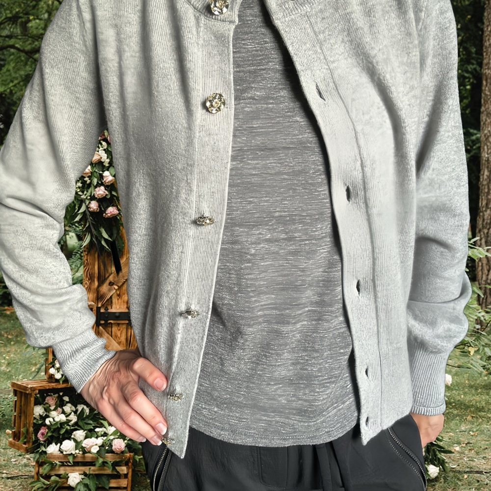 Elegant Gray cashmere cardigan. Like new size xs
